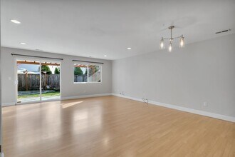 5605 137th Pl SE in Everett, WA - Building Photo - Building Photo