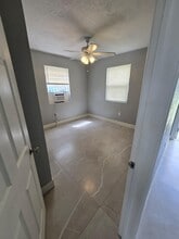 1015 SW 8th St in Homestead, FL - Building Photo - Building Photo