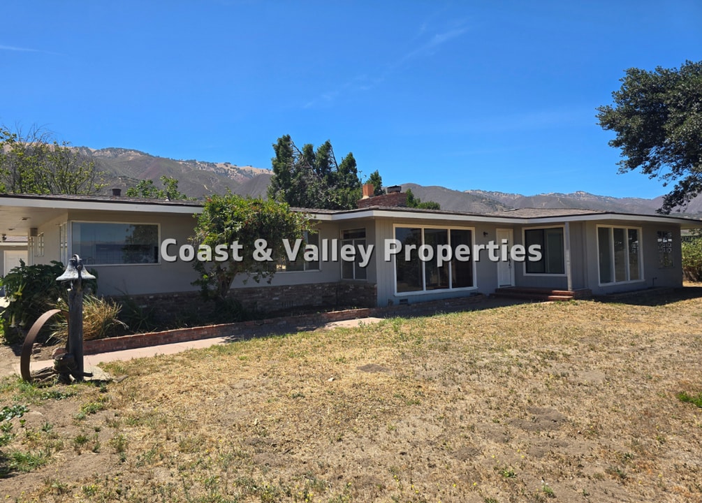 1296 River Rd in Salinas, CA - Building Photo