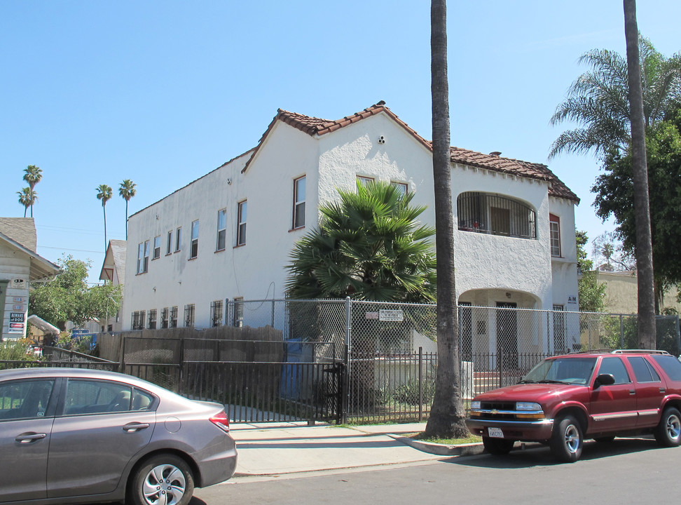 625 W 47th St in Los Angeles, CA - Building Photo