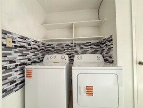 7206 S Gessner Rd in Houston, TX - Building Photo - Building Photo