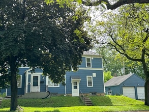405 S Hine Ave in Waukesha, WI - Building Photo - Building Photo
