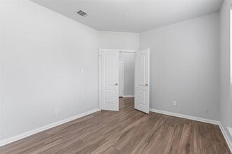 198 Covent Dr in Kyle, TX - Foto de edificio - Building Photo
