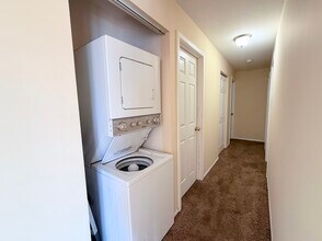 645 S Virginia Rd in Crystal Lake, IL - Building Photo - Building Photo