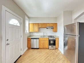 901 Green Bay Rd, Unit J00P in Winnetka, IL - Building Photo - Building Photo