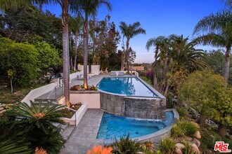 28177 Rey De Copas Ln in Malibu, CA - Building Photo - Building Photo