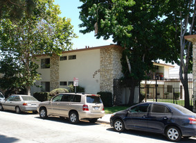 2120 N Ventura Rd Apartments