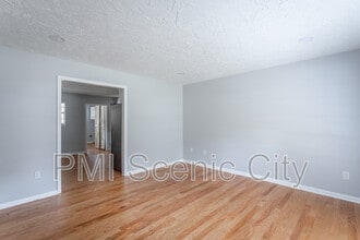 2508 Woodfin Ave in Red Bank, TN - Building Photo - Building Photo