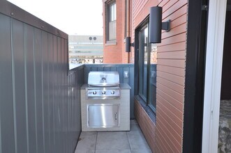 659 Massachusetts Ave in Boston, MA - Foto de edificio - Building Photo