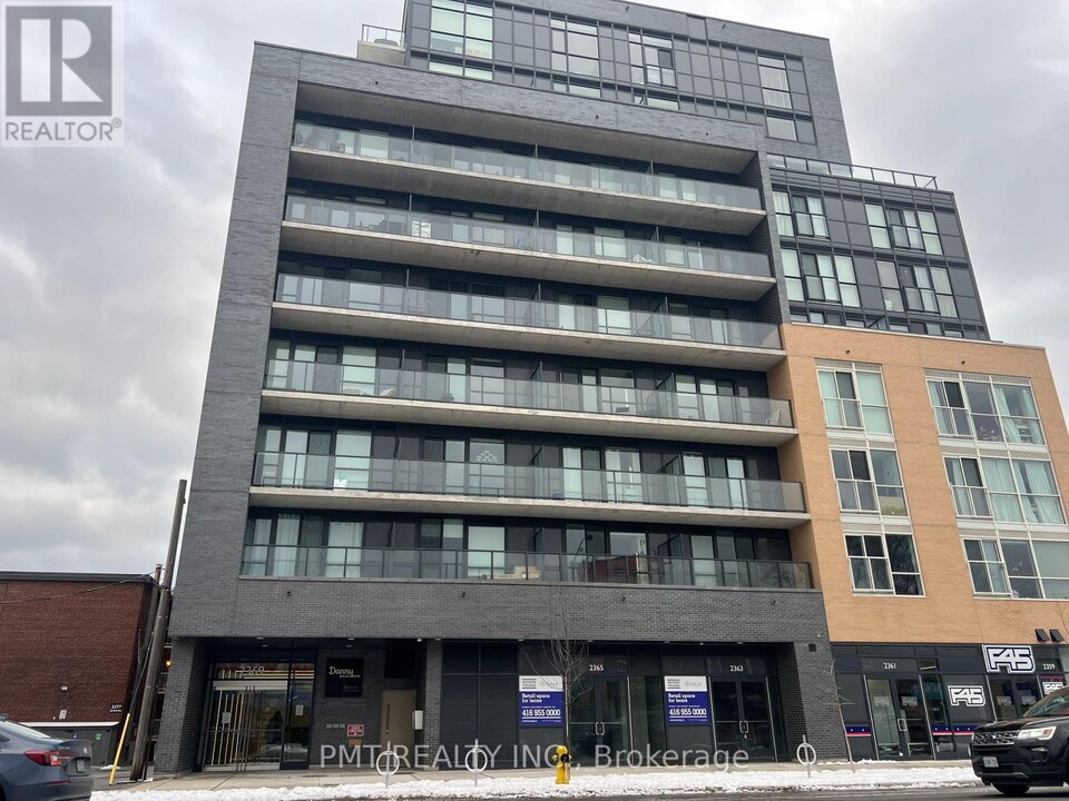 2369-2369 Danforth Ave in Toronto, ON - Building Photo
