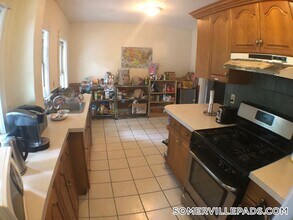 16 Curtis Ave in Somerville, MA - Foto de edificio - Building Photo