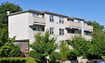 Nickerson Apartments in Seattle, WA - Building Photo - Building Photo