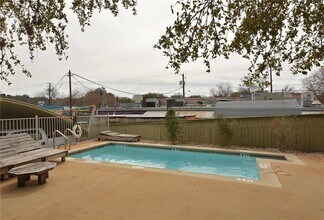 2302 East Side Dr in Austin, TX - Building Photo - Building Photo