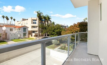 836 S Shenandoah St in Los Angeles, CA - Building Photo - Building Photo