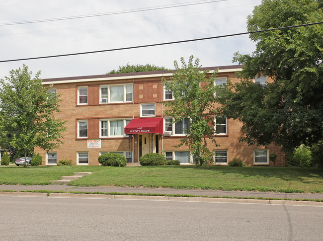 1647 County Road B W in Roseville, MN - Building Photo - Building Photo