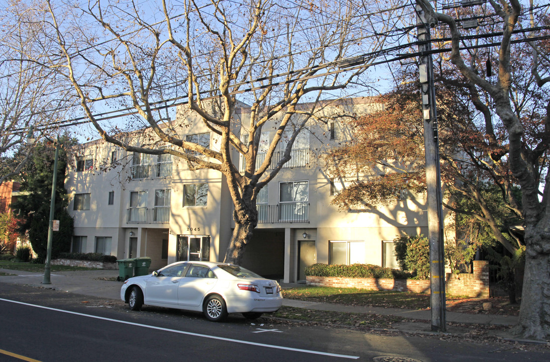 2045 Central Ave in Alameda, CA - Foto de edificio