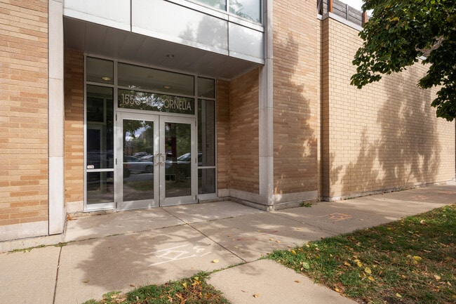 1550 W Cornelia Ave in Chicago, IL - Building Photo - Building Photo