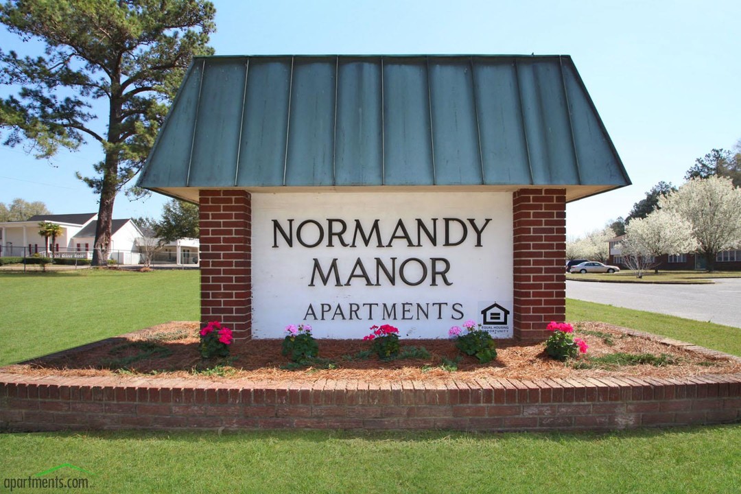 Normandy Manor Apartments in Laurel, MS - Foto de edificio