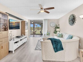 23249 Barwood Ln N in Boca Raton, FL - Building Photo - Building Photo