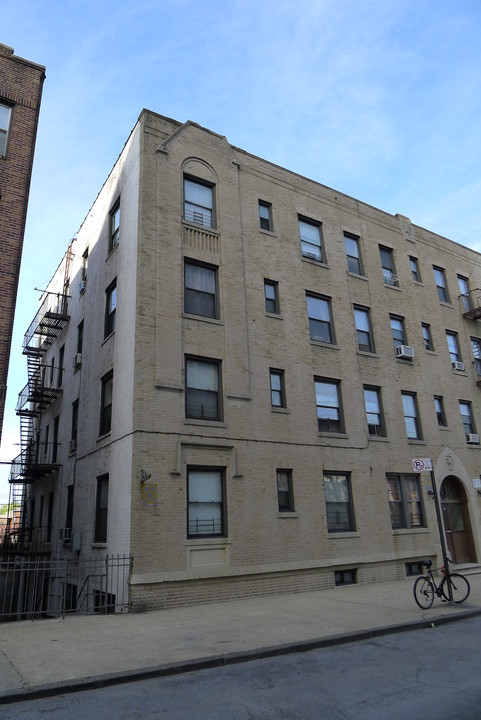 1865 Bogart Ave in Bronx, NY - Foto de edificio