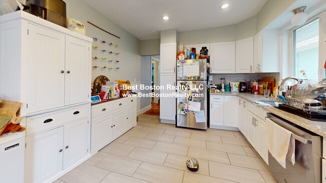 11 Pinkham Rd in Medford, MA - Building Photo - Building Photo