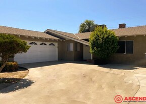 2213 Dayton Ave in Bakersfield, CA - Building Photo