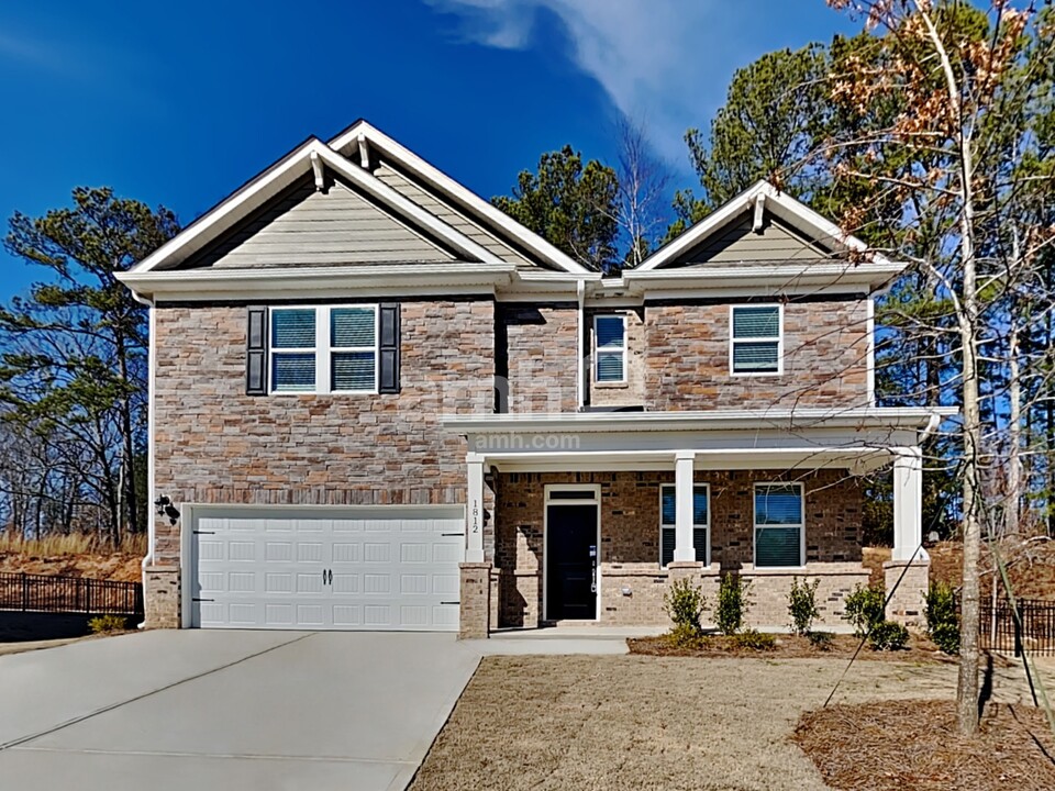 1812 Windsor Park Ave in Dacula, GA - Building Photo