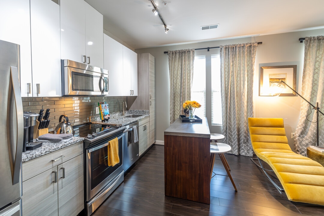 455 at Tinner Hill in Falls Church, VA - Building Photo