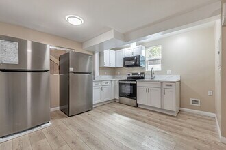 3016 S West View St in Los Angeles, CA - Foto de edificio - Building Photo
