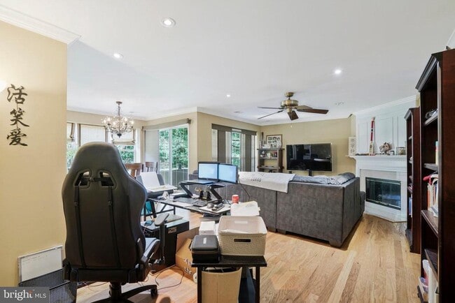 9244 Cardinal Forest Ln in Lorton, VA - Building Photo - Building Photo