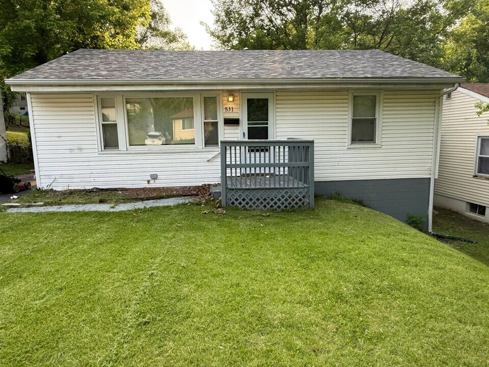531 Ames Pl in Ferguson, MO - Building Photo