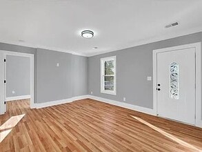 8 Manning St in Greenville, SC - Building Photo - Building Photo
