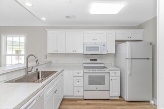 485 White River Dr in Myrtle Beach, SC - Foto de edificio - Building Photo