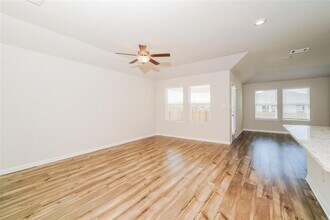 1003 Round Bale Rd in Hutto, TX - Building Photo - Building Photo
