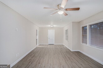 864 Northview Dr in Forest Park, GA - Building Photo - Building Photo