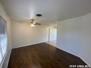 5211 Cinderella St in San Antonio, TX - Building Photo - Building Photo