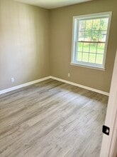 127 Locust St in Charlestown, IN - Building Photo - Building Photo