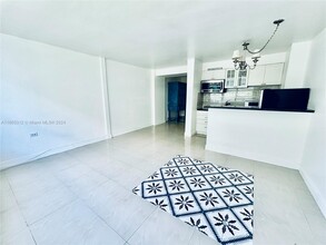 1250 West Ave in Miami Beach, FL - Building Photo - Building Photo