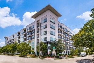 L2 Uptown in Dallas, TX - Building Photo