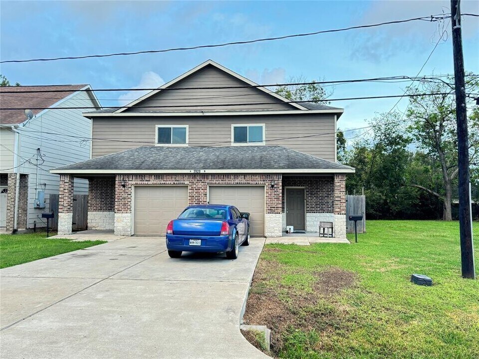 3920 Davenport St in Houston, TX - Building Photo
