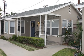 256 W College St in Covina, CA - Building Photo - Building Photo