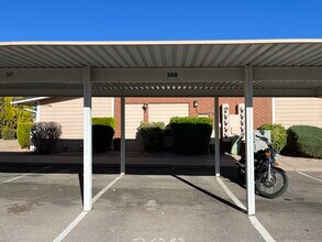 600 N 2450 E in Saint George, UT - Foto de edificio - Building Photo