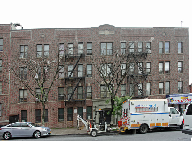 Lillian Court in Brooklyn, NY - Foto de edificio - Building Photo