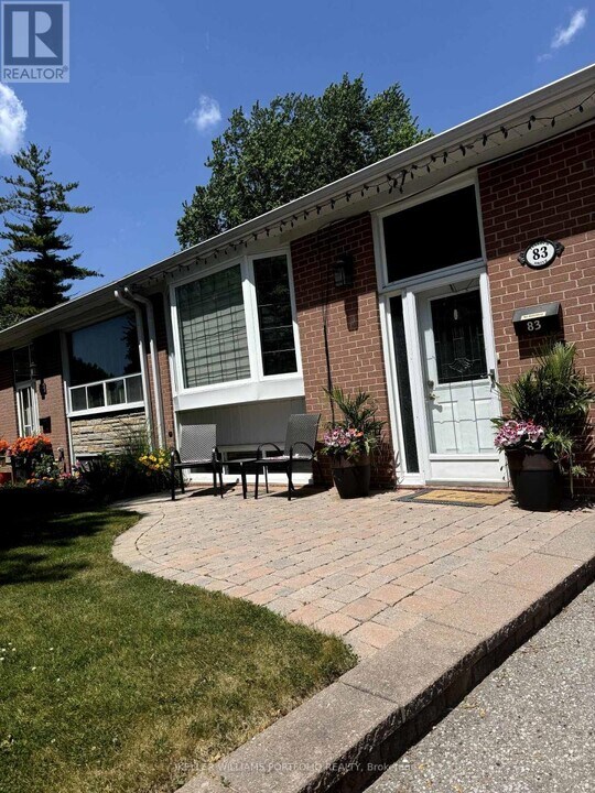 83 Tulloch Dr in Ajax, ON - Building Photo