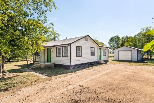 property at 504 N 2nd St