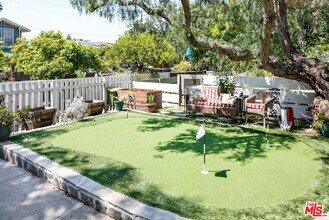 736 Marco Pl in Los Angeles, CA - Building Photo - Building Photo
