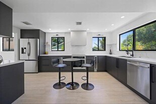 823 33rd St in West Palm Beach, FL - Building Photo