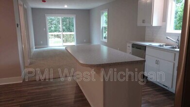 546 W Elm St in Wayland, MI - Building Photo - Building Photo