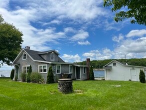61 Old Black Point Rd in East Lyme, CT - Building Photo - Building Photo