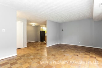 6000 Westchester Park Dr in College Park, MD - Building Photo - Building Photo